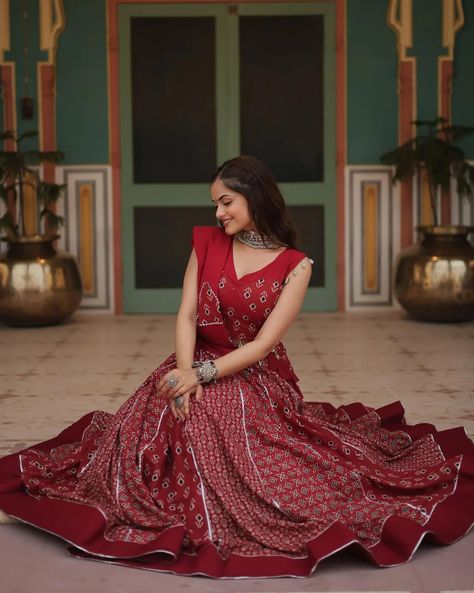 💃Discover the Navratri Lehenga Collections 2024! 👗 Celebrate in style with our ready-made printed rayon lehenga choli sets, crafted just for the Navratri season. Embrace vibrant colors and elegant designs that make every dance and moment unforgettable. #weareffortlessly #NavratriFashion #LehengaLove #RayonElegance #FestiveWear #ReadyMadeLehenga #TraditionalStyle #DanceInStyle #SeasonalTrends ▪️Lehenga:- (Full-Stitched)👇🏻 ▪️Fabric & Work:- 14 Kg Printed Rayon With Gota Patti Lace And Printed... Navratri Recipes, Navratri Lehenga, Navratri Garba, Diy Photo Book, Sitting Pose, Navratri Festival, Navratri Chaniya Choli, Navratri Special, Sitting Poses