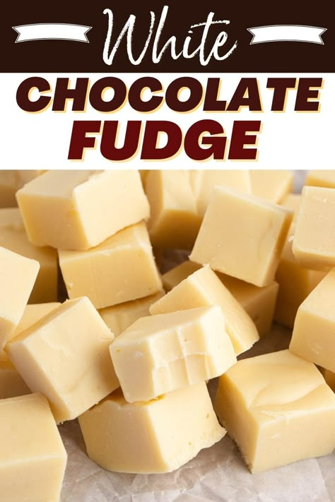 You'll fall head over heels in love with this white chocolate fudge recipe! With just 4 simple ingredients, you'll have a tasty dessert that can't be topped. Cake Designs Chocolate, Best Easy Fudge Recipe, Chocolate Fudge Recipes, White Chocolate Chips Recipes, White Chocolate Fudge Recipes, Chocolate Fudge Recipe, Homemade Fudge Recipes, White Chocolate Fudge, Christmas Fudge