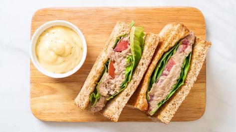 11 Ways to Make a Better Tuna Sandwich Tuna Mayo Sandwich, Best Tuna Sandwich, Deli Salads, Tuna Fish Sandwich, Salt And Vinegar Potatoes, Sushi Ginger, Cured Egg, Tuna Mayo, Tuna Sandwich