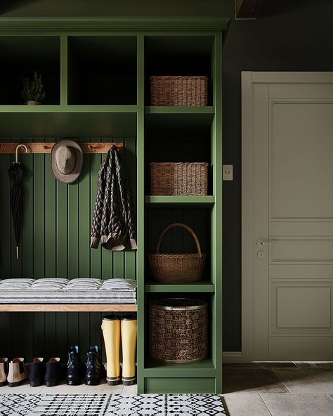 From spacious rooms to small corners, here are a few boot room ideas for a stylish and practical mudroom space Boot Room Ideas, Boot Room Utility, Porch Extension, Utility Room Designs, Entryway Closet, Boot Room, Pretty Bedroom, Utility Rooms, Utility Room