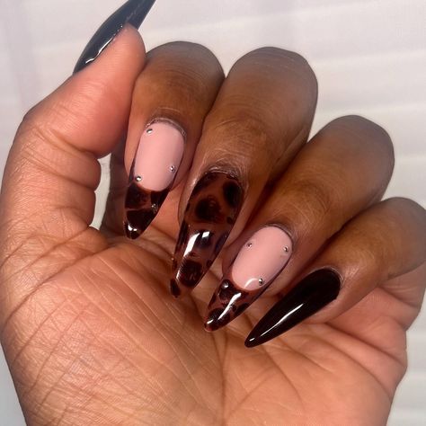 Burgundy Leopard Print Nails, Gray Cheetah Nails, Cute Fall Acrylic Nails Short, Brown Nails 2024, Brown Nails With Rhinestones, Simple Nails For Fall, Fall Nail Inspiration Acrylic, Brown And Black Nails, Black Nails Silver