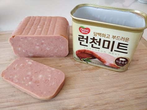 Tha Munchies: Korean Spam Luncheon Meat from Dongwon Korean Spam, Spam Meat, Luncheon Meat, Lunch Meat, Korean Products, Cured Meats, Cooking Meat, Popular Recipes, Food Items