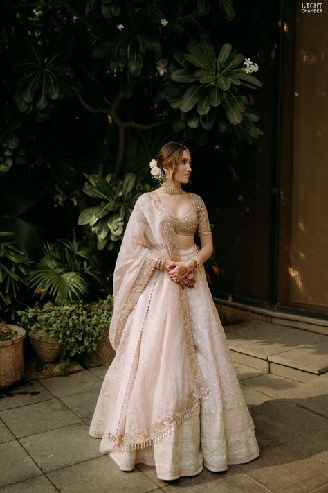 Photo from Sachi and Aditya Wedding India Wedding Dress, Engagement Dress For Bride, Home Weddings, Indian Wedding Gowns, Pengantin India, Bridal Lehenga Designs, Wedding Lehenga Designs, Lehenga Designs Simple, Indian Bride Outfits