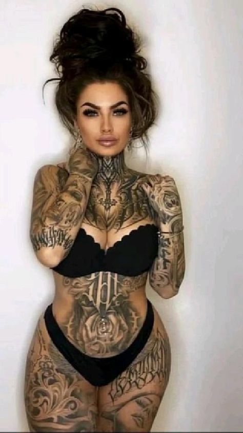 tattoo ideas 🕍 Woman With Tattoos, Female Tattoo Models, Stomach Tattoos Women, Bauch Tattoos, Muster Tattoos, Tattoed Women, Single Man, Full Body Tattoo, Stomach Tattoos