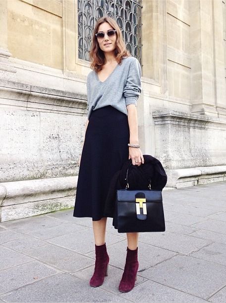 Pair a grey v-neck jumper with a black midi skirt and you'll look like a total babe. Purple suede ankle boots will instantly smarten up even the laziest of looks.  Shop this look for $73:  http://lookastic.com/women/looks/purple-ankle-boots-black-satchel-bag-black-midi-skirt-grey-v-neck-sweater/4912  — Purple Suede Ankle Boots  — Black Leather Satchel Bag  — Black Midi Skirt  — Grey V-neck Sweater Vinter Mode Outfits, Edgy Work Outfits, Rok Midi, Winter Mode Outfits, How To Wear Ankle Boots, Pakaian Feminin, Summer Work Outfits, Stil Inspiration, Looks Street Style