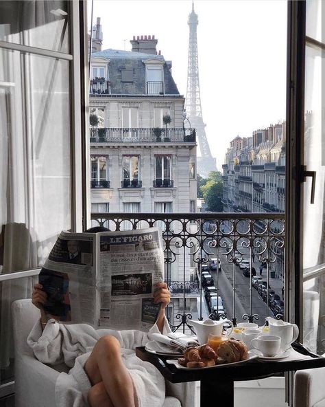 French Lifestyle, Future Vision, Paris Aesthetic, Parisian Apartment, Foto Tips, Las Vegas Hotels, Trik Fotografi, The Eiffel Tower, Europe Destinations