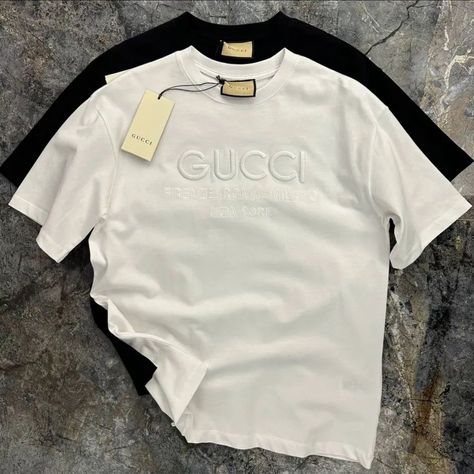 Gucci New York, Dior Clothing, Luxury Designer Bags, Gucci Shirt, Gucci T Shirt, Dope Outfits For Guys, Luxury Clothes, Stylish Work Outfits, Mens Designer Fashion