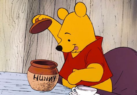 Morning tea with honey Disney Viejo, Winnie The Pooh Honey, Classic Disney Movies, Winnie The Pooh Pictures, Cute Winnie The Pooh, Winnie The Pooh Quotes, Winnie The Pooh Friends, Pooh Quotes, Disney Classics