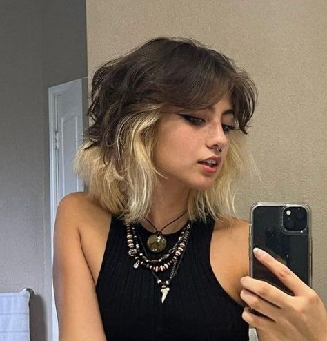 @mariyacerg on instagramv Kadeřnické Trendy, Short Grunge Hair, Dyed Hair Inspiration, Hair Inspiration Short, Trendy Hairstyle, Hair Stylies, Alternative Hair, Stil Inspiration, Short Hair Haircuts