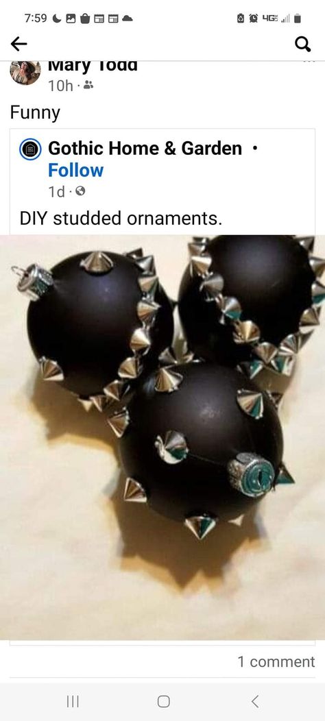 Black Goth Christmas Tree, Goth Ornaments Diy, Goth Christmas Decorations Diy, Diy Goth Christmas Ornaments, Punk Christmas Tree, Diy Spooky Christmas Ornaments, Black Christmas Decorations Diy, Gothmas Decor Diy, Goth Christmas Crafts