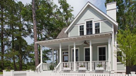 Exterior of Home Country Kitchen Flooring, Country Style Dining Room, Whimsical Cottage, Living Garden, Home Cottage, Country Dining Rooms, Exterior Wall Design, Home Exterior, Cottage House