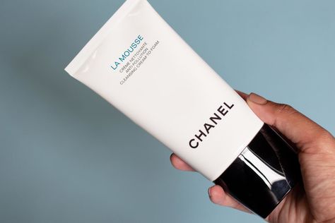 Chanel La Mousse Anti-Pollution Cleansing Cream-to-Foam Cleanser Chanel La Mousse, Chanel Face Wash, Chanel Cleanser, Oil Free Cleanser, Face Brush Cleansing, Facial Toning, Combo Skin, Double Cleansing, Benzoic Acid