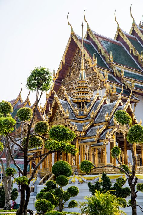 this Thai temple takes details to the next level – for the love of nike Thai Buddhist Temple, Thai Palace, Real Buildings, Thailand Temples, Temple Of The Emerald Buddha, Thailand Culture, Thailand Architecture, Thailand Aesthetic, Thailand Temple