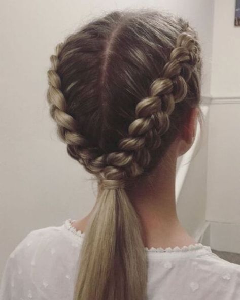 Trendy Hair Braids #hairbraids #hairbraidingstyles #hairstyles #braidedhairstyles #braidedhair #hairbraidingtutorials Under Braids, Softball Hairstyles, Fesyen Rambut, Vlasové Trendy, Fishtail Braid, Two Braids, Athletic Hairstyles, Peinados Fáciles Para Cabello Corto, Braid Hair