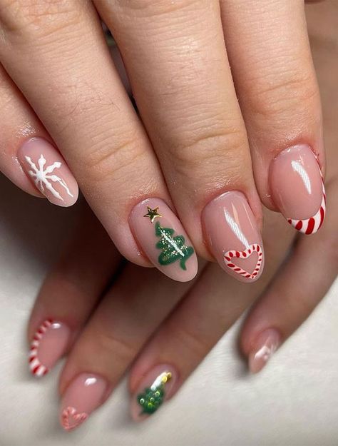 Christmas Nail Art Easy, Festive Nail Designs, Christmas Tree Nails, Tree Nails, Cute Christmas Nails, Heart Nail, Christmas Nails Easy, Christmas Gel Nails, Christmas Nail Art Designs