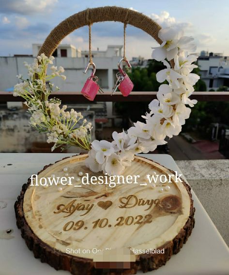 Ring Box Wedding Diy, Engagement Ring Platter, Ring Platter, Wedding Pen, Engagement Ring Holders, Wedding Crafts Diy, Painting Wood, Dump Cake Recipes, Wedding Ring Box