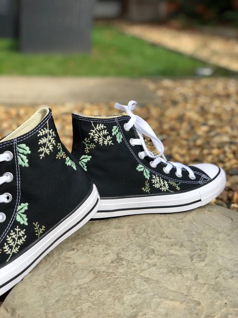 Hand embroidered leafy black Converse high tops Unique Converse Platform, Black Converse Embroidery Diy, Cute High Top Converse, Embroidered High Tops, Embroidered Black Converse, Black Converse Embroidery, Embroidered Converse High Tops, Black Converse High Tops, Custom Converse High Tops