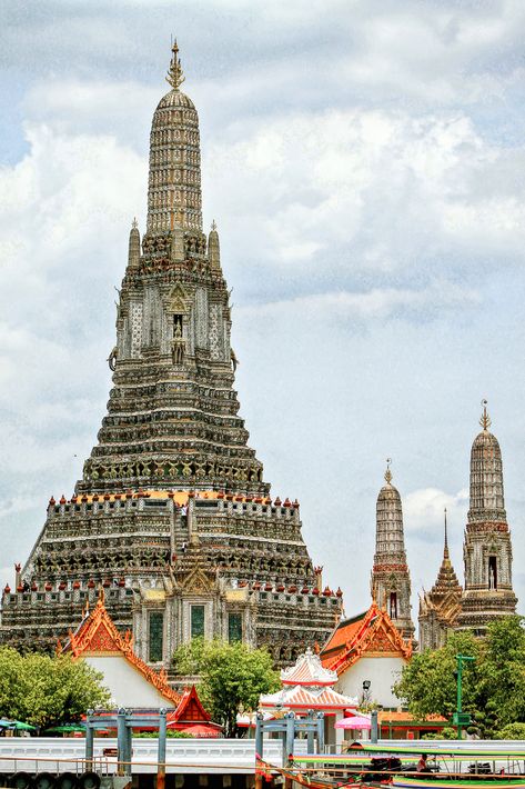 Bangkok Bucket List, Wat Arun Bangkok, Wat Arun Temple, Chatuchak Market, Thailand Pictures, Thailand Shopping, Things To Do In Bangkok, Thailand Tourist, Thailand Destinations