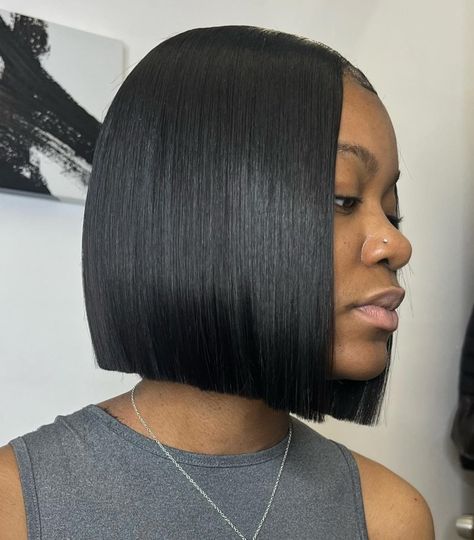 Blunt Cut Bob Weave Sew In Bob Hairstyles, Short Curly Weave, Weave Bob Hairstyles, Short Locks, Sleek Short Hair, Black Women Hair Color, Bob Ideas, Quick Weave Bob, Rock Your Hair