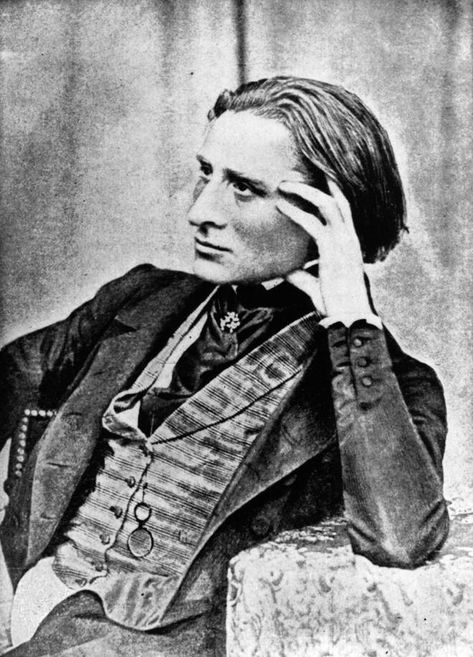 12 classical composers who were total heart-throbs in their 20s - Classic FM Louis Daguerre, Franz Liszt, Classical Music Composers, Famous Composers, Love Dream, Music Composers, Beautiful Songs, High Energy, Famous Artists