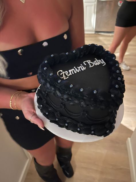 Gemini cake Black Birthday Cake, 23 Birthday Cake, 24th Birthday Cake, Heart Shaped Birthday Cake, 19th Birthday Cakes, Heart Birthday Cake, Tory Vega, 22nd Birthday Cakes, 14th Birthday Cakes