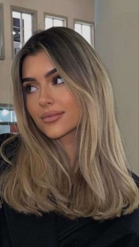 Blonde Balayage On Brown Hair Medium Length, Dark Hair To Light Balayage, Bayalage Honey Blonde Caramel Highlights, Blonde Balayage For Black Hair, Brown To Blonde Hair Short, Olive Skin Tone Blonde Hair, Hair Color Mid Length, Indian Blonde Hair, Low Maintenance Blonde For Brunettes