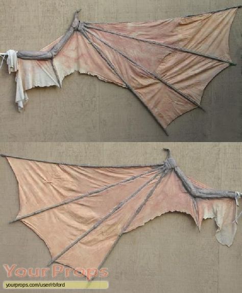 How to Make Movable Wings | ... Creepers 2, Jeepers Creepers 1 & 2 Hero Full Size Creeper Wings Movable Wings, Kule Ting, Kostum Halloween, Costume Tutorial, Dragon Costume, Folding Origami, Jeepers Creepers, Prop Making, Idee Cosplay