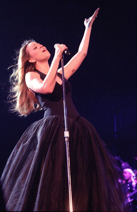 Mariah Carey Dress, Mariah Carey Live, Mariah Carey Daydream, Mariah Carey Songs, Mariah Carey 1990, Mariah Carey Pictures, Mariah Carey 90s, Rotterdam Netherlands, International Music