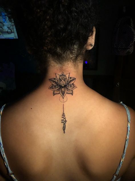 Lotus & unalome neck tattoo. Mandela Tattoo Back Of Neck, Back Upper Neck Tattoo, Lotus On Neck Tattoo, Girly Back Of Neck Tattoos, Lotus Flower Back Neck Tattoo, Back Of Neck Tattoos For Women Mandala, Back Neck Tatoos Woman, Tattoos For Back Of Neck For Women, Flower Back Neck Tattoo