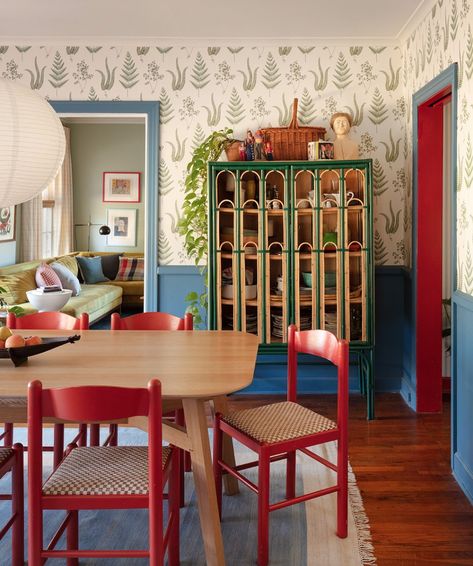 Quirky Room Decor, Quirky Room, Studio Vibes, Green Dining Room, Maximalist Home, Green Acres, Deco Retro, Dining Room Inspiration, Green Interiors