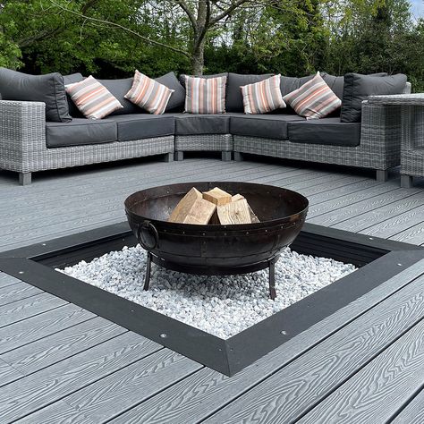 Decking With Fire Pit, Large Decking Area Ideas, Composite Decking Garden, Decking Fire Pit, Composite Deck With Fire Pit, Garden Decking Ideas Layout Patio Design, Composite Decking Ideas Garden, Composite Decking Pool, Decking Ideas Outdoor