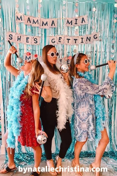 Mamma Mia Bachelorette Party, Mamma Mia Wedding, 17th Birthday Party Ideas, Fest Temaer, Bachelorette Party Weekend, Awesome Bachelorette Party, Bachelorette Party Planning, Bachelorette Themes, Bridal Bachelorette Party