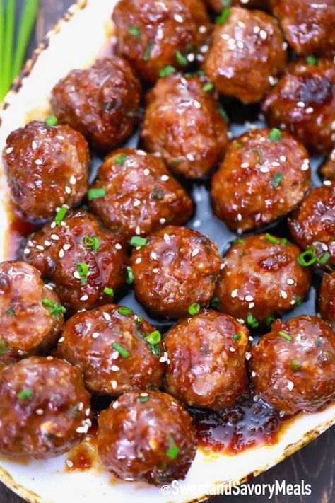 Mongolian Meatballs Recipe - Sweet and Savory Meals Mongolian Meatballs, Sweet Meatballs, Spicy Meatball, Flexitarian Recipes, Glazed Meatballs, Appetizer Meatballs, Savory Meals, Meatball Ingredients, Beef Meatballs