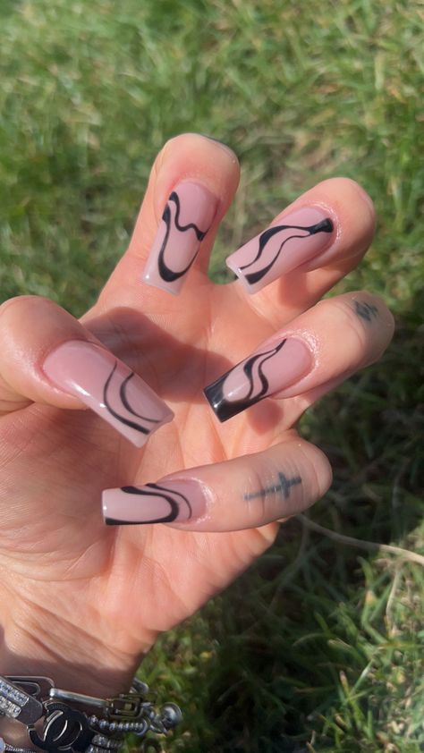 Black Swirl Acrylic Nails, Swirly Line Nails, Coffin Abstract Nails, Black Swirly Nails, Nails With Swirly Lines, Swirly Acrylic Nails, Black Abstract Nails, Black Swirl Nails, Swirly Nail Designs