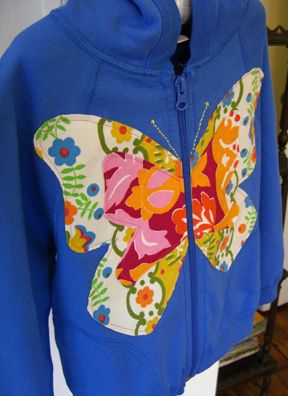 hoodie Butterfly Hoodie Aesthetic, Applique On Clothing, Butterfly Hoodie, Patchwork Sweatshirt, Upcycle Sweatshirt, Sewing Kids Clothes, Diy Tops, Diy Sweatshirt, Upcycle Sweater