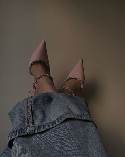 Pink Heels Aesthetic, Luxury Bag Brands, Fancy Heels, Heels Aesthetic, Pointy Heels, Cute Shoes Heels, Shoes Heels Classy, Hacks Clothes, Jimmy Choo Heels