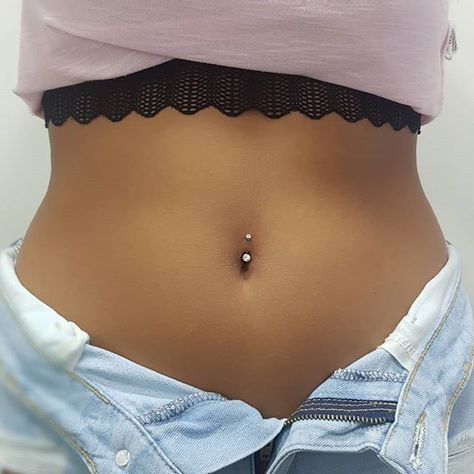 Belly Button Piercing Care, Chest Piercing, Belly Button Piercing Cute, Stomach Piercings, Piercings Bonitos, Red Hair Looks, Navel Piercing Jewelry, Bellybutton Piercings, Belly Button Piercing Jewelry