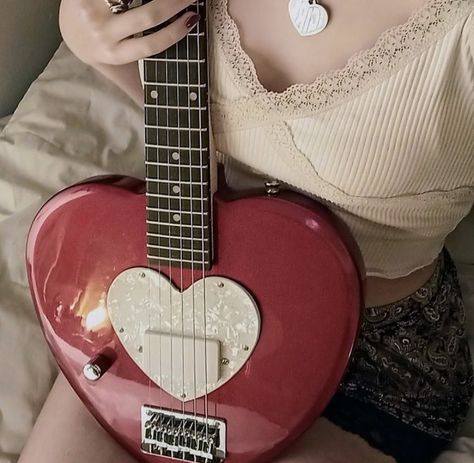 Heart Shaped Guitar, Red Electric Guitar, Guitar Obsession, Scott Pilgrim Vs. The World, Guitar Girl, Cool Electric Guitars, Hearts Girl, Vs The World, Rock Guitar