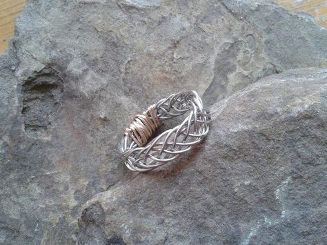 Men's woven wire ring by Heather Ayers Men’s Wire Wrapped Ring, Wire Rings For Men, Hammered Ring Men, Ring Boy, Wrapped Rings, Diy Braids, Diy For Men, Man Weave