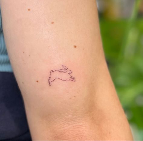 Harry styles love on tour tattoo @tatted.by.tilly on insta Cute Harry Styles Tattoo Ideas, Love On Tour Tattoos Bunny, Harry Styles Subtle Tattoos, Harry Styles Rabbit Tattoo, Love On Tour Bunny Tattoo, Harry Styles Bunny Tattoo, Small Harry Styles Tattoos, Love On Tour Tattoos, Harry Styles Tattoos Inspiration