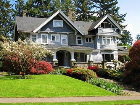 Oregon Houses Woods, Oregon Houses, Oregon Neighborhoods, Portland Oregon Houses, Houses In Oregon, Portland Homes, Portland Architecture, Craftsman Style Exterior, Pittock Mansion Portland