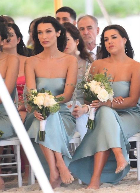 Tube Dresses, Wedding Guest Outfit Winter, Winter Wedding Guest Dress, Winter Wedding Guests, Strapless Long Dress, Prom 2023, Bridesmaid Dresses Strapless, Bella Hadid Outfits, Random Image