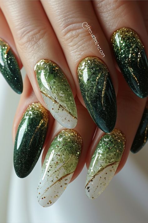 Dark Green nails Forest Green And Gold Nails Acrylic, Deep Emerald Green Nails, Green Nail Dip Ideas, Dark Green Ombre Acrylic Nails, Forest Nails Aesthetic, Magical Nails Acrylic, Dark Green Wedding Nails, Forest Wedding Nails, Enchanted Forest Nail Designs