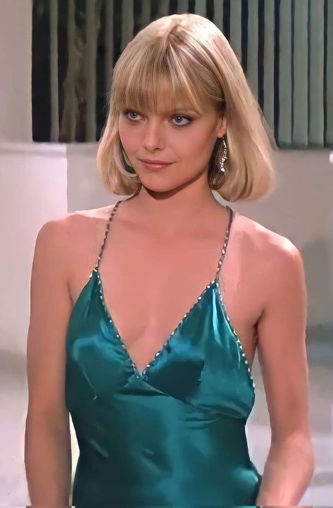 Favourite Women Of Film And Television Past And Present | Michelle Pfeiffer Scarface Costume, Keira Knightley Dress, Michelle Pfeiffer Scarface, Elvira Hancock, Estilo Ivy, Gentlemen Prefer Blondes, Michelle Pfeiffer, Most Beautiful Dresses, Halloween Disfraces