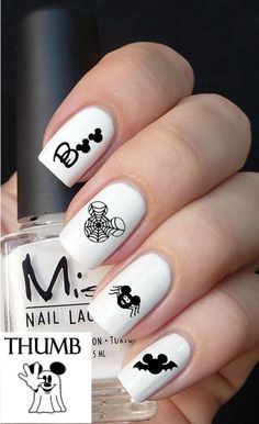 White nails with Halloween symbol One Direction Nails, Western Nail Art, Horseshoe Nail Art, Horse Nails, Cowboy Nails, Western Nails, Country Nails, Nails Brown, Cow Nails