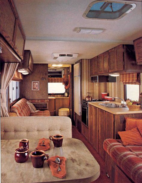 041_1979Winnebago-12 Shah Of Iran, Vintage Motorhome, Motorhome Interior, Camper Interior Design, The Shah Of Iran, Airstream Interior, 70s Interior, Vintage Camper Remodel, Trailer Interior