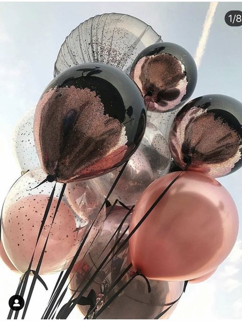 Шаріки Pretty Balloons, Birthday Wallpaper, Metallic Balloons, Jolie Photo, Screen Wallpaper, Birthday Balloons, Flower Wallpaper, Balloon Decorations, Beautiful Wallpapers