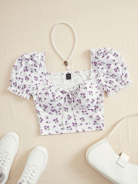 SHEIN WYWH Ditsy Floral Print Knot Front Crop Tee | SHEIN UK Adrette Outfits, Cropped White Tee, Diy Fashion Clothing, Quick Outfits, Ditsy Floral Print, Cute Preppy Outfits, Violet Purple, Flower Tops, Women T Shirts