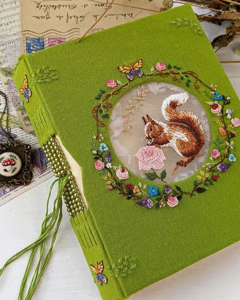 Embroidered Journal Covers, Embroidered Book Cover, Cute Journal Covers, Embroidered Journal, Embroidery Journal, Embroidered Book, Handmade Journals Diy, Homemade Books, Fabric Journal