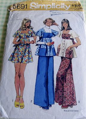 Look pregnant -- even if you're not! 70s Sewing Patterns, Pants Sewing, 70s Inspired Fashion, Pants Sewing Pattern, Vintage Dress Patterns, Smock Top, Simplicity Sewing Patterns, Sewing Pattern Sizes, Simplicity Patterns